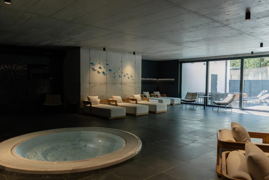 Vířivka a odpočinková zóna wellness – Hotel Ráztoka