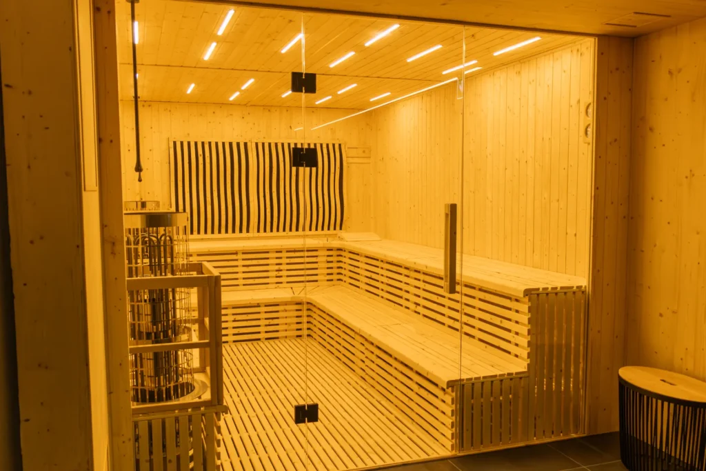 Interiér finské sauny ve wellness – Hotel Ráztoka