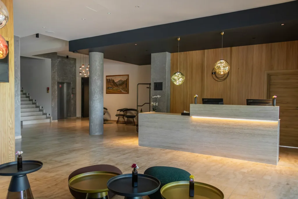 Recepční pult Hotelu Ráztoka