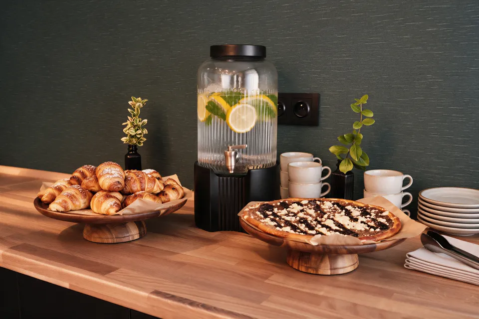 Coffee break s croissanty, frgálem a limonádou – Hotel Ráztoka